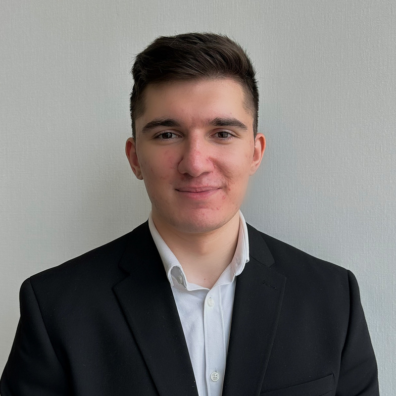 Justin Klimevski Headshot